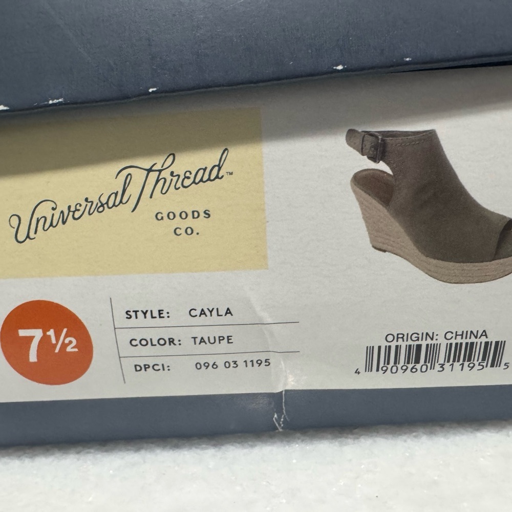 Universal Thread Cayla Taupe Wedges